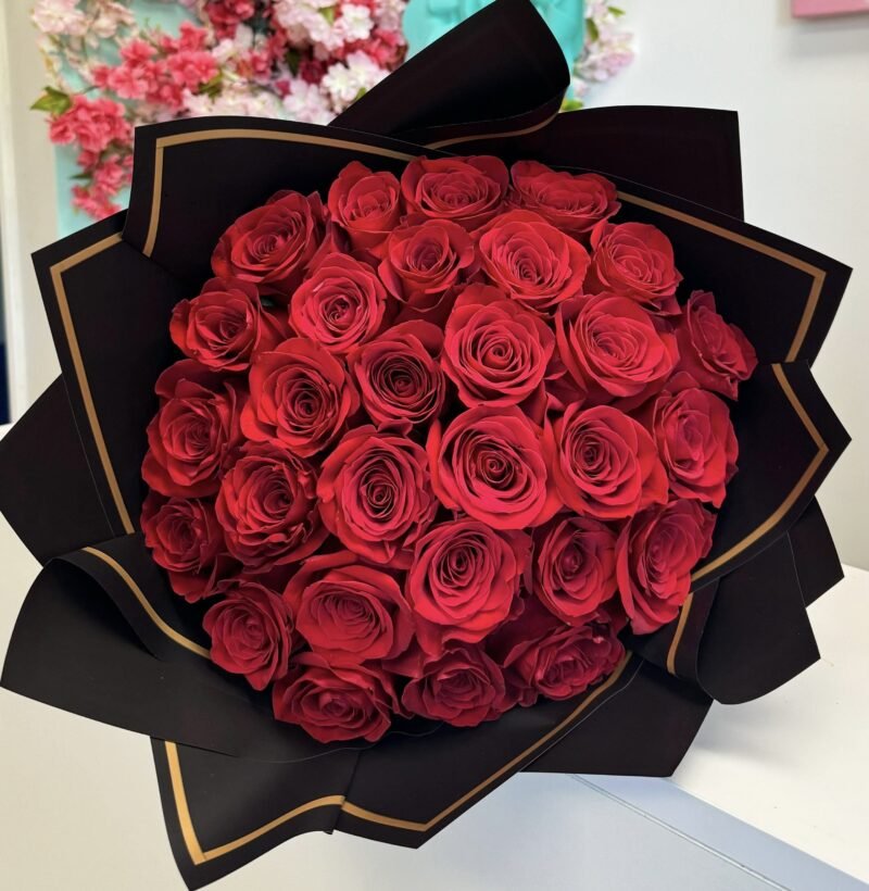 Red Roses Bouquet Classic - Image 2