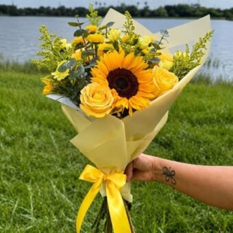 Allegra yellow roses and sunflowers bouquet delivery in Hialeah and Miami